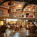 Mutlu Hotel 3*